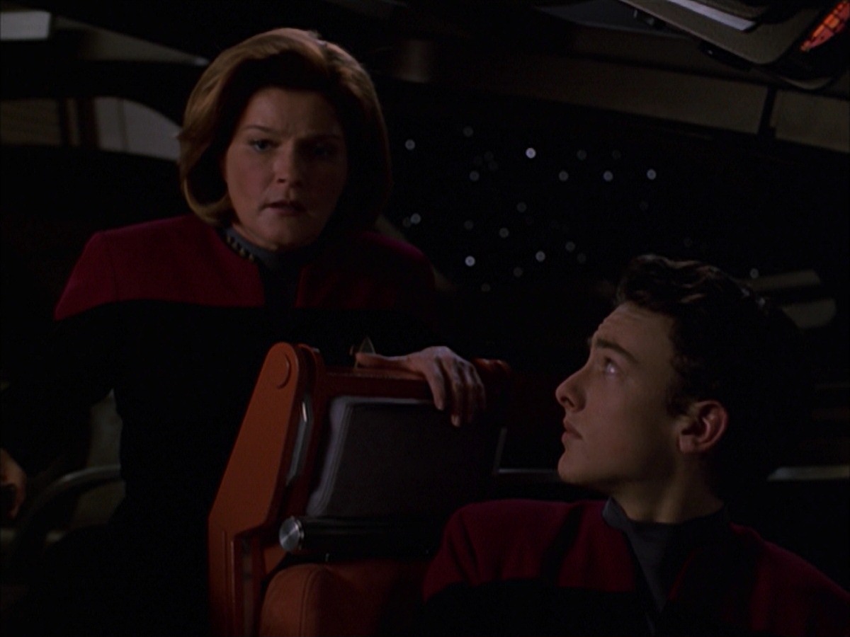 extant_StarTrek_VOY_7x19-Q2_3129.jpg