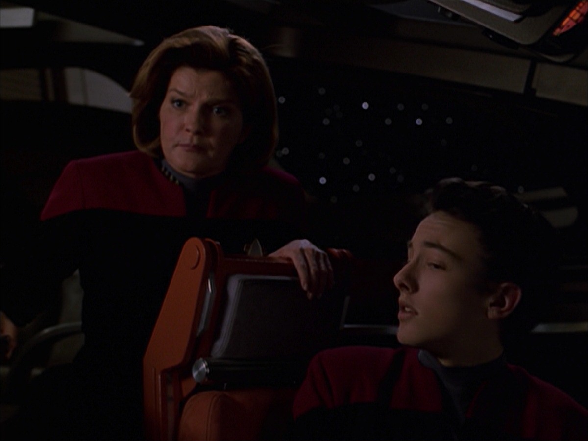 extant_StarTrek_VOY_7x19-Q2_3133.jpg