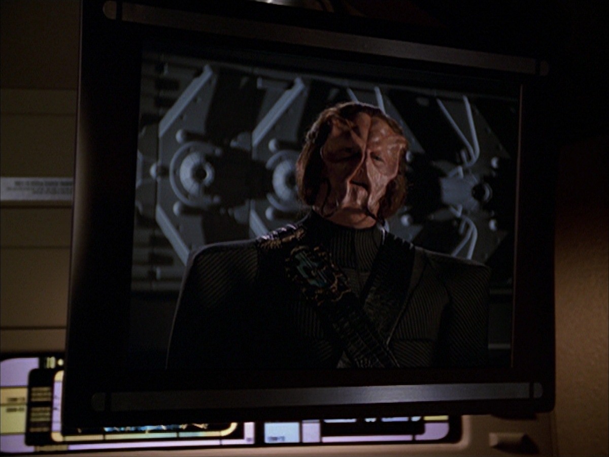 extant_StarTrek_VOY_7x19-Q2_3140.jpg