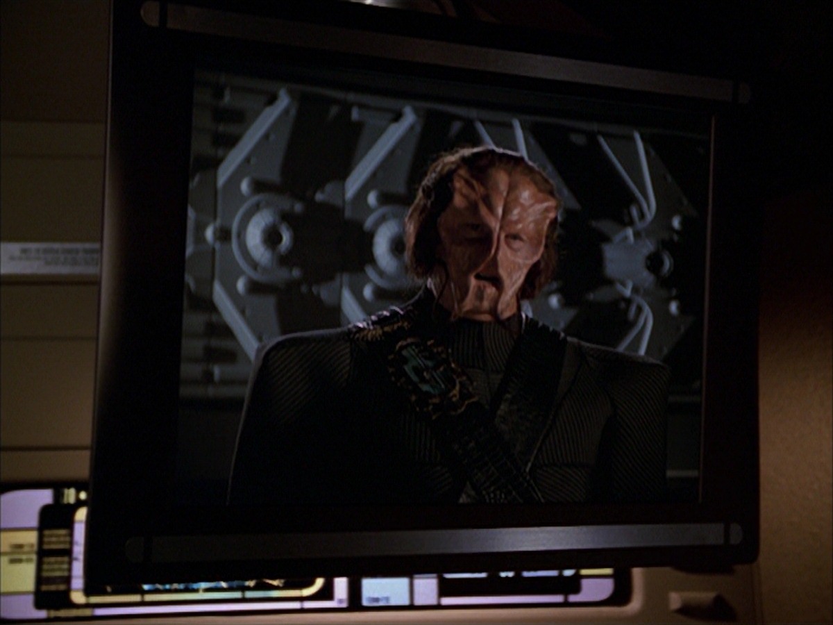 extant_StarTrek_VOY_7x19-Q2_3142.jpg