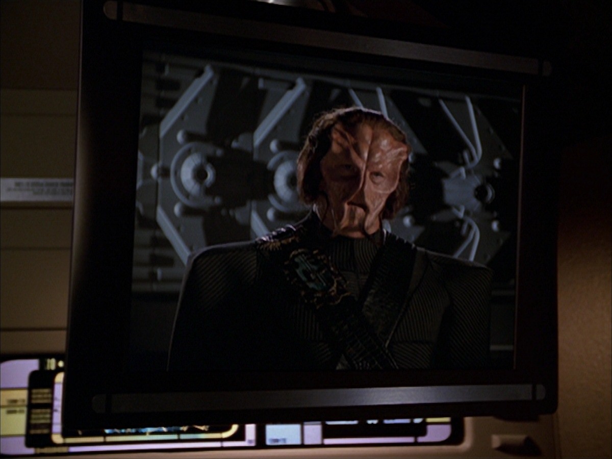 extant_StarTrek_VOY_7x19-Q2_3143.jpg