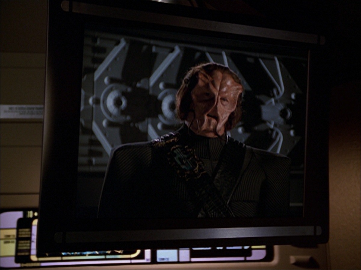 extant_StarTrek_VOY_7x19-Q2_3145.jpg