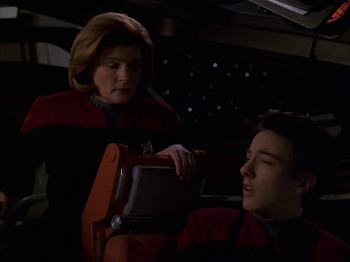extant_StarTrek_VOY_7x19-Q2_3153.jpg