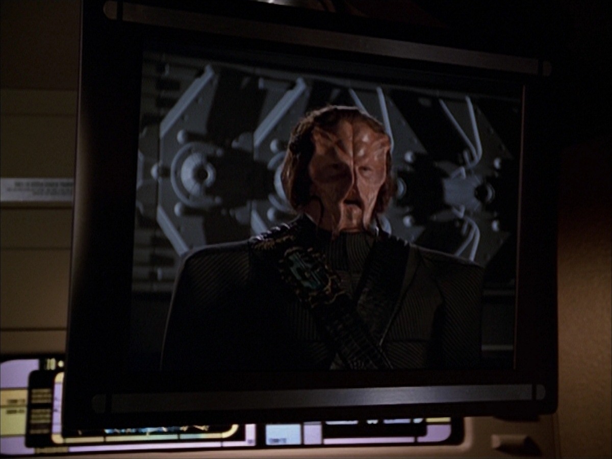 extant_StarTrek_VOY_7x19-Q2_3157.jpg