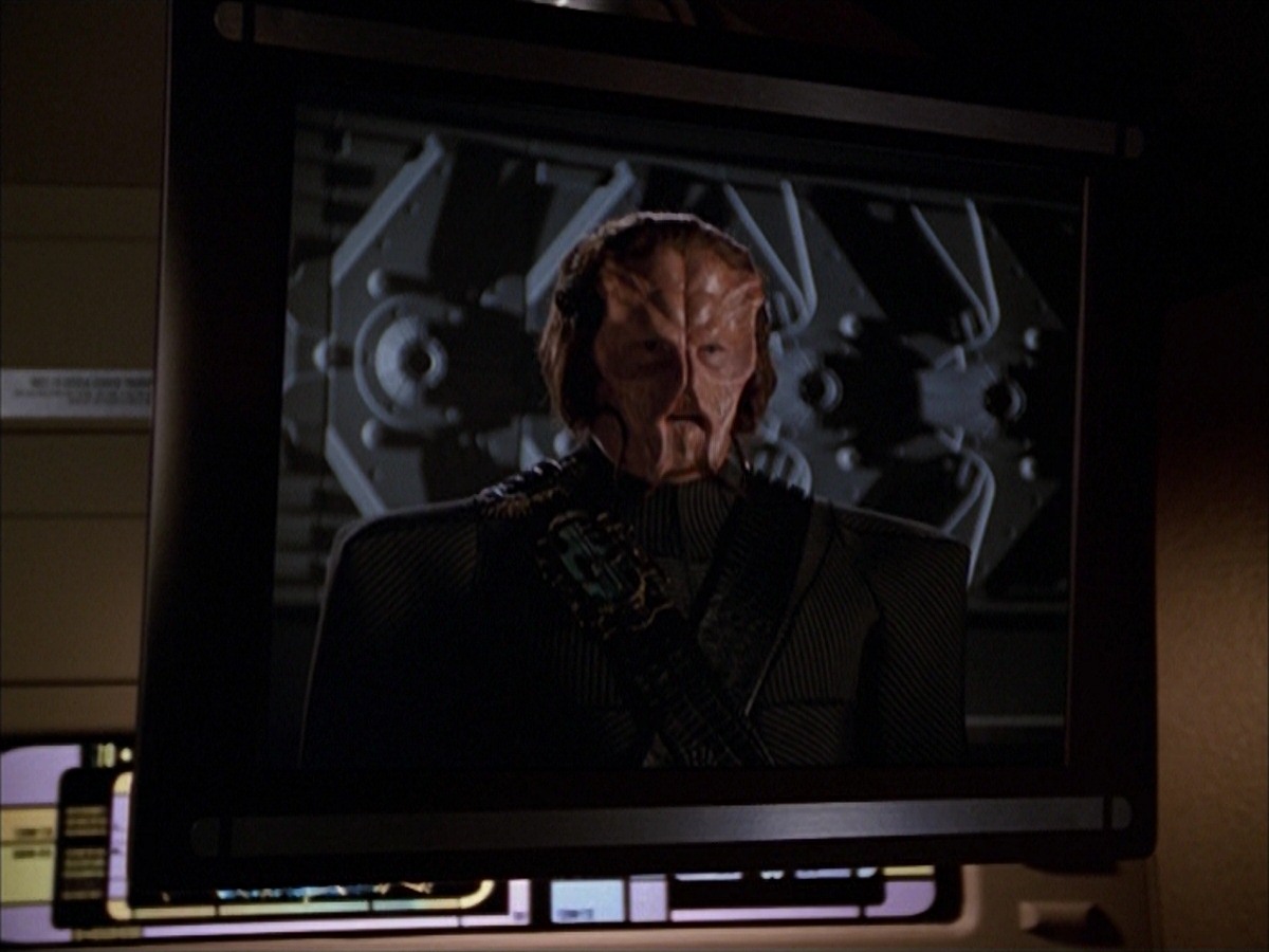 extant_StarTrek_VOY_7x19-Q2_3159.jpg