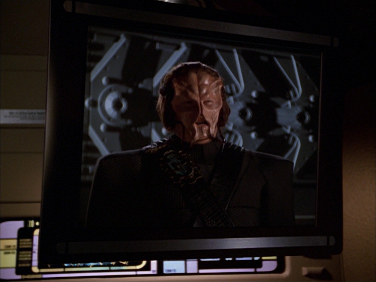 extant_StarTrek_VOY_7x19-Q2_3190.jpg
