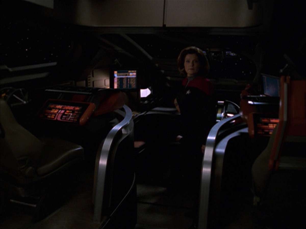 extant_StarTrek_VOY_7x19-Q2_3211.jpg