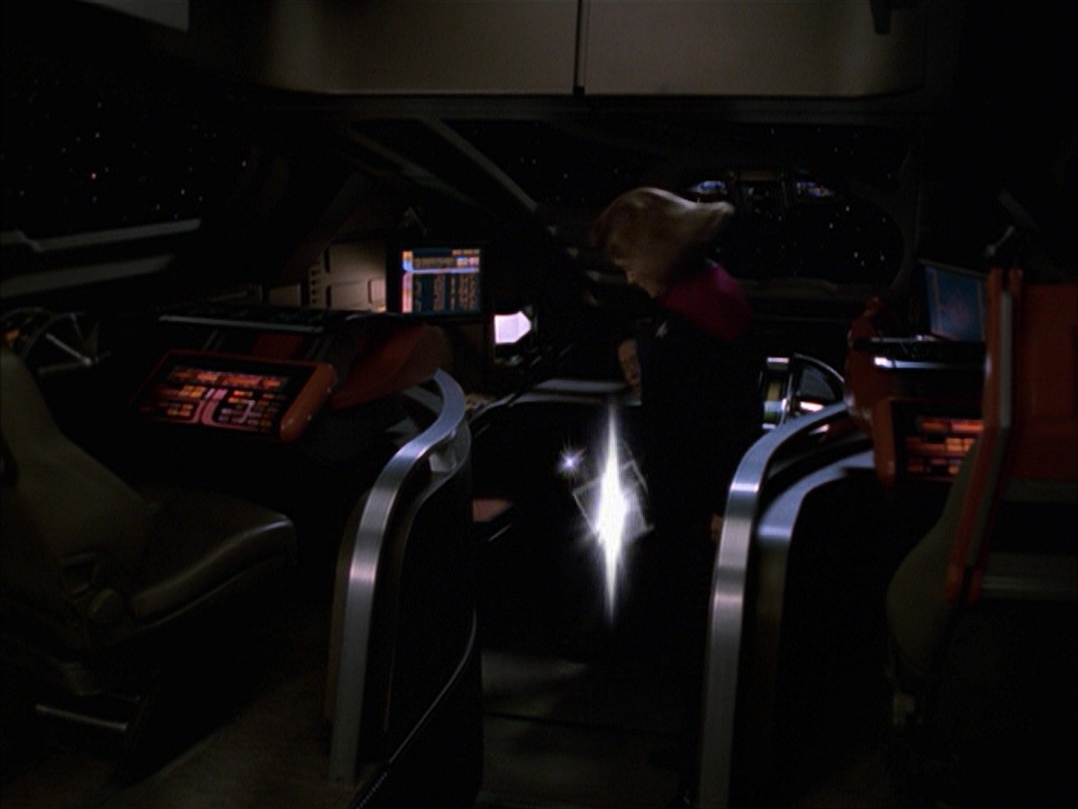 extant_StarTrek_VOY_7x19-Q2_3212.jpg