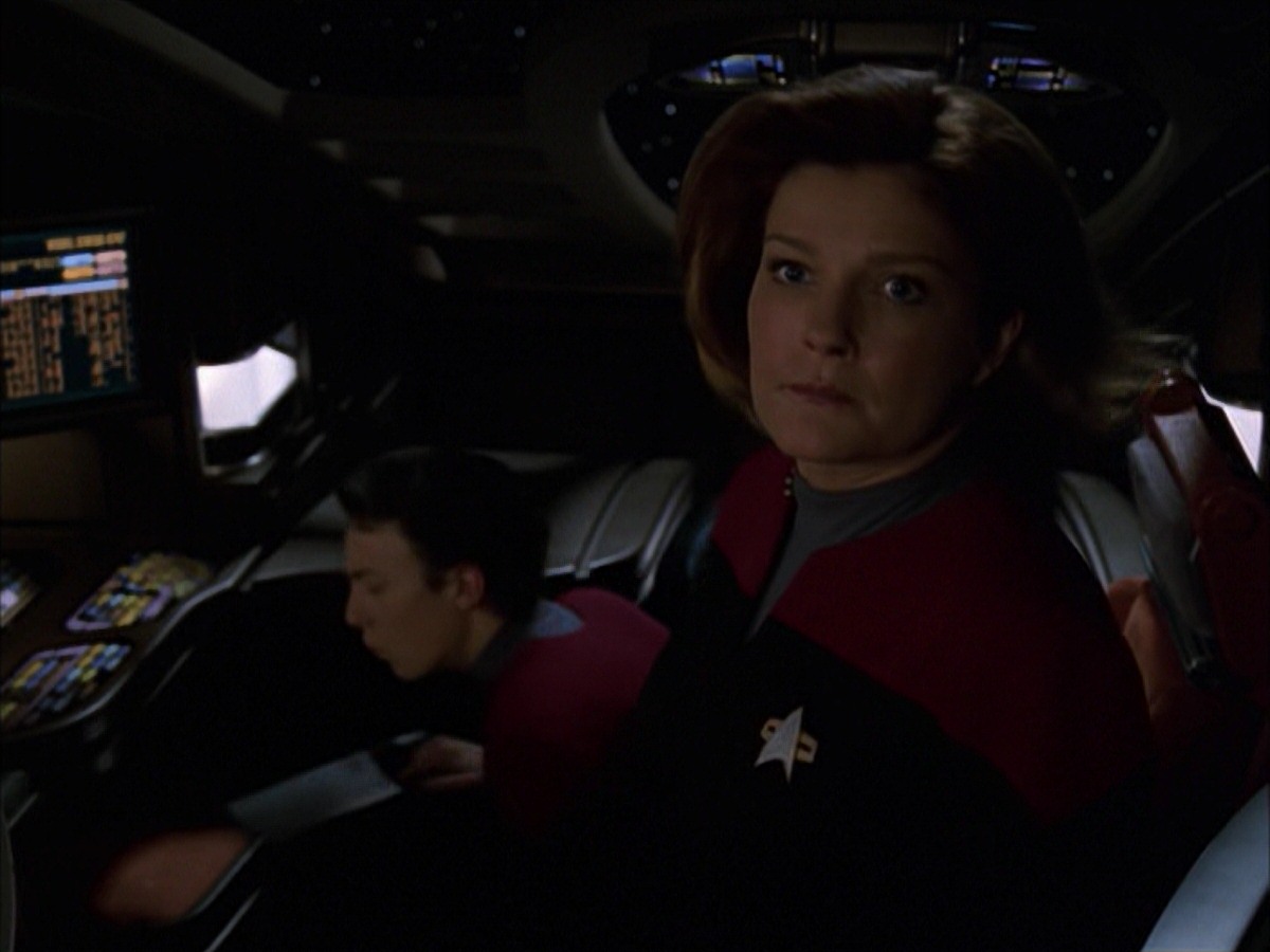 extant_StarTrek_VOY_7x19-Q2_3214.jpg