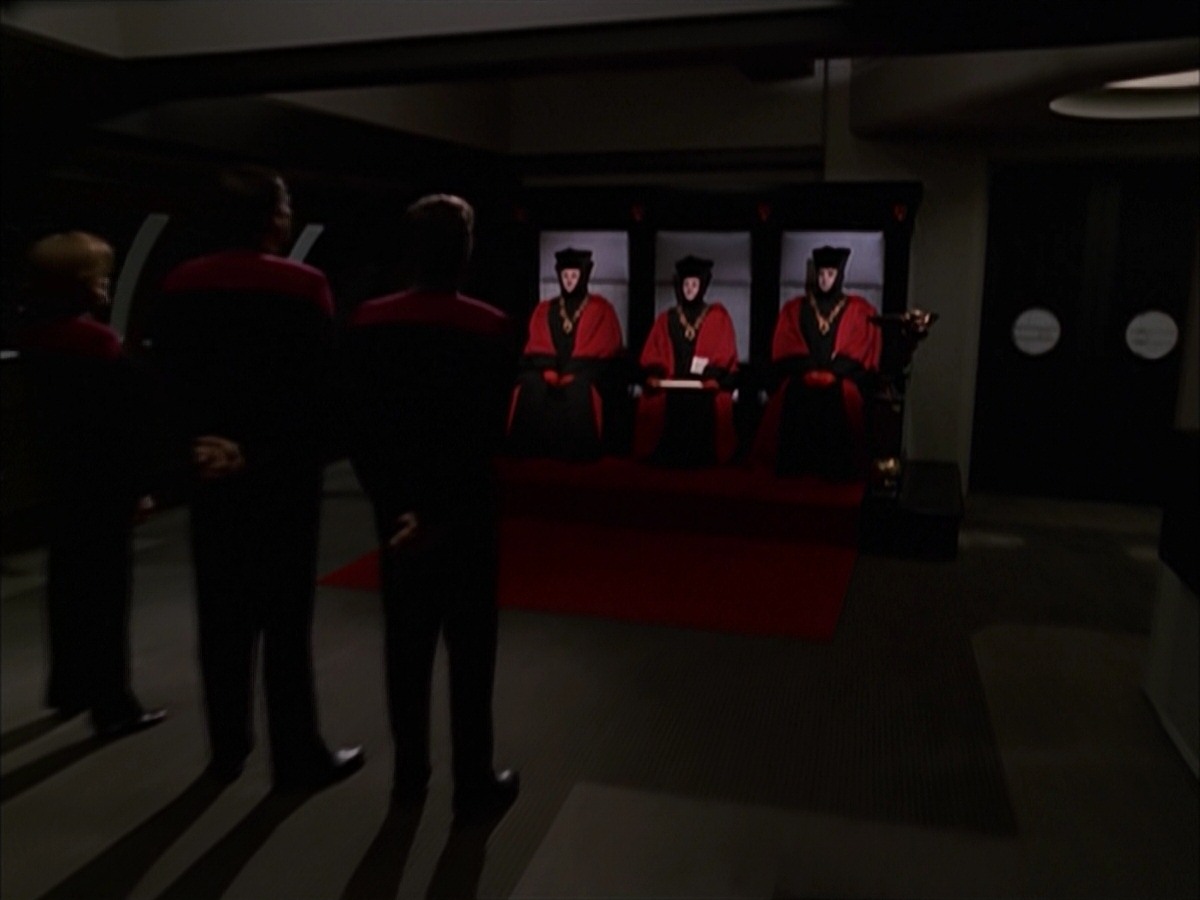 extant_StarTrek_VOY_7x19-Q2_3273.jpg