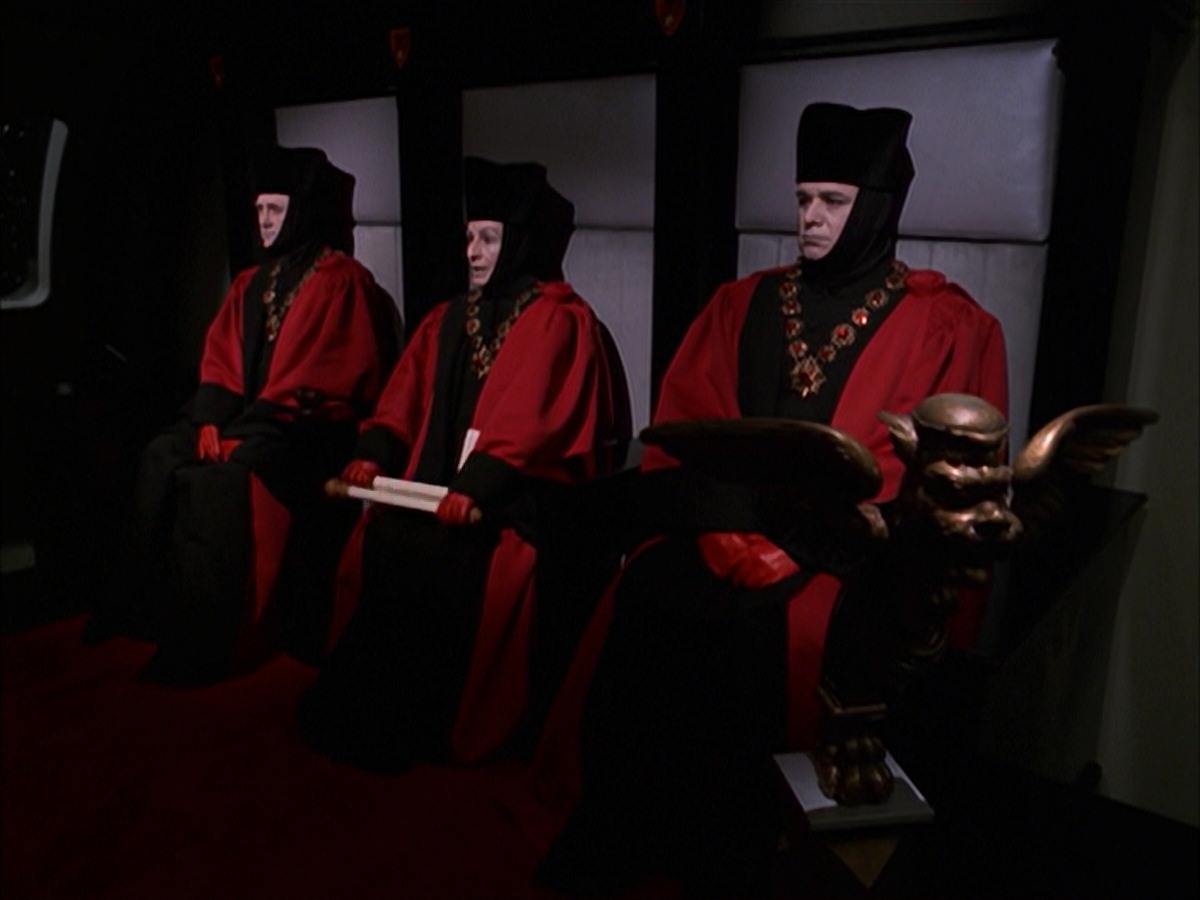 extant_StarTrek_VOY_7x19-Q2_3281.jpg