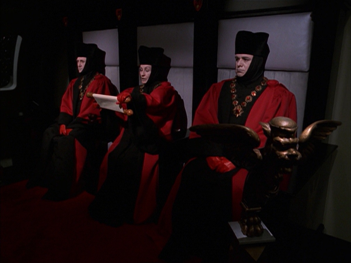 extant_StarTrek_VOY_7x19-Q2_3283.jpg