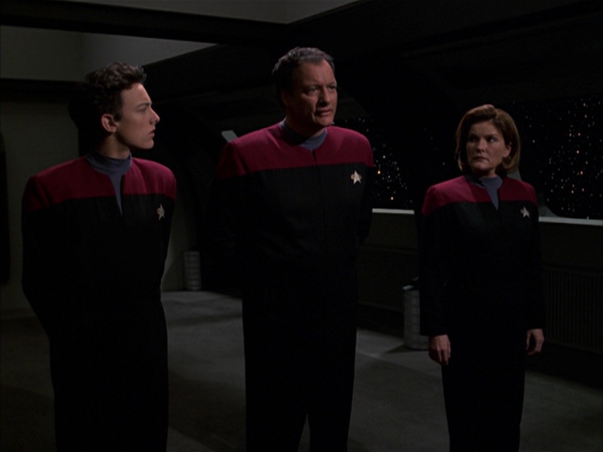 extant_StarTrek_VOY_7x19-Q2_3299.jpg