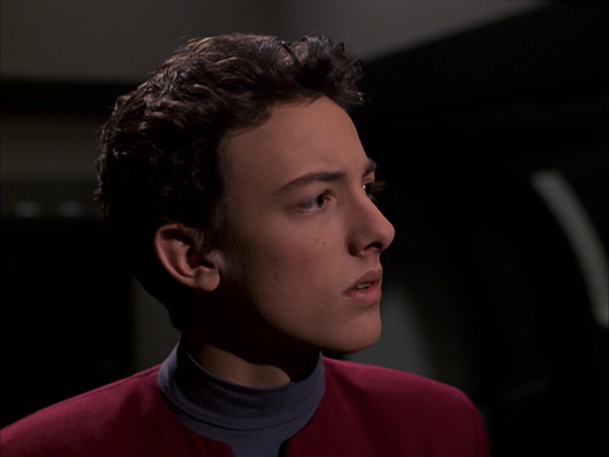 extant_StarTrek_VOY_7x19-Q2_3307.jpg