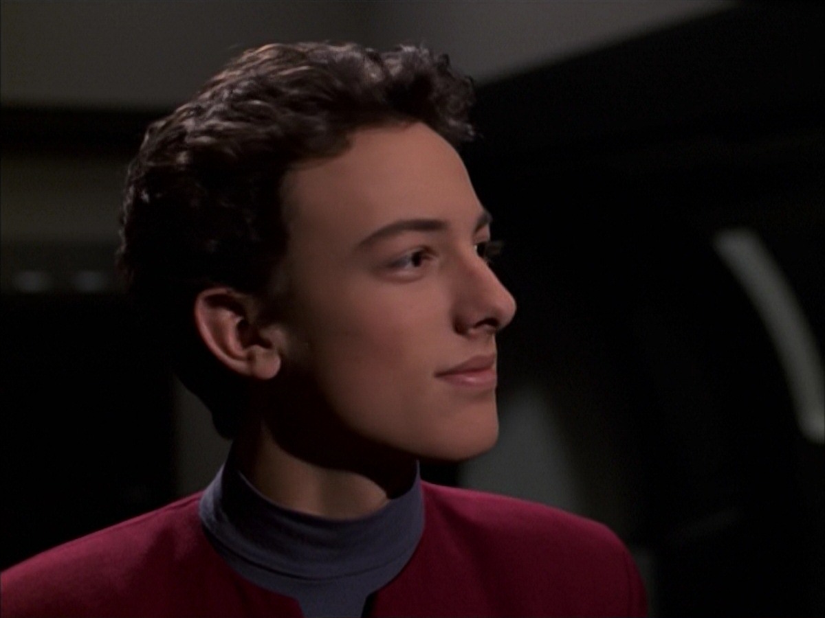 extant_StarTrek_VOY_7x19-Q2_3329.jpg
