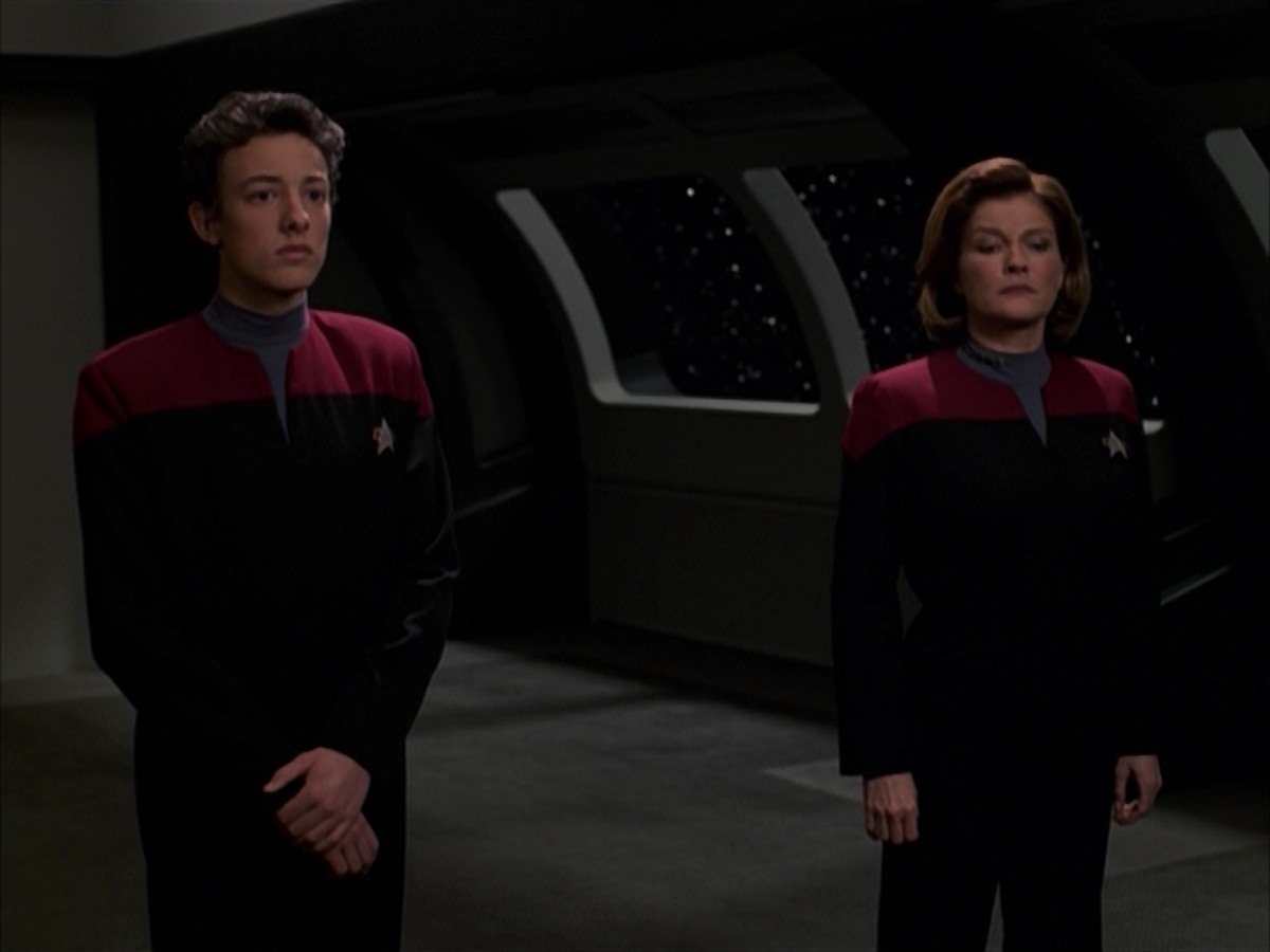 extant_StarTrek_VOY_7x19-Q2_3359.jpg