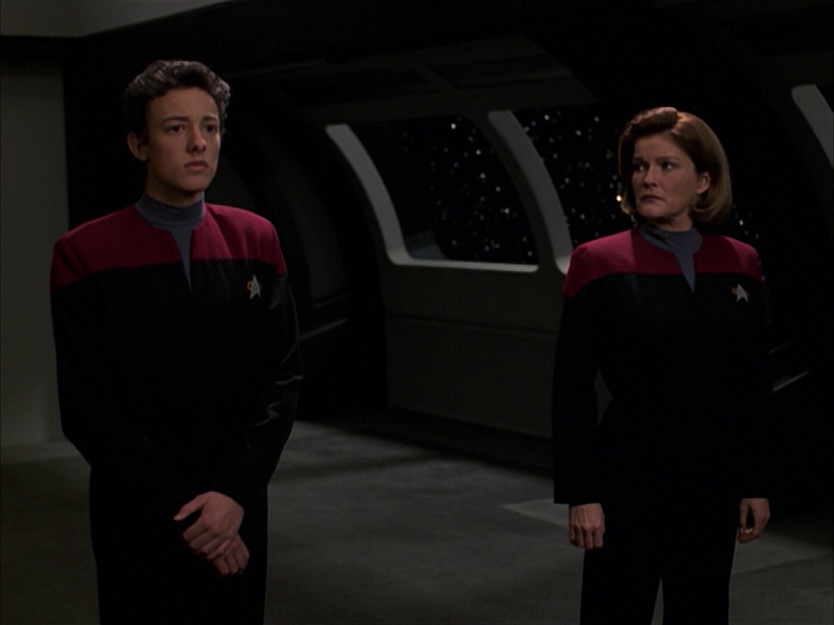 extant_StarTrek_VOY_7x19-Q2_3361.jpg