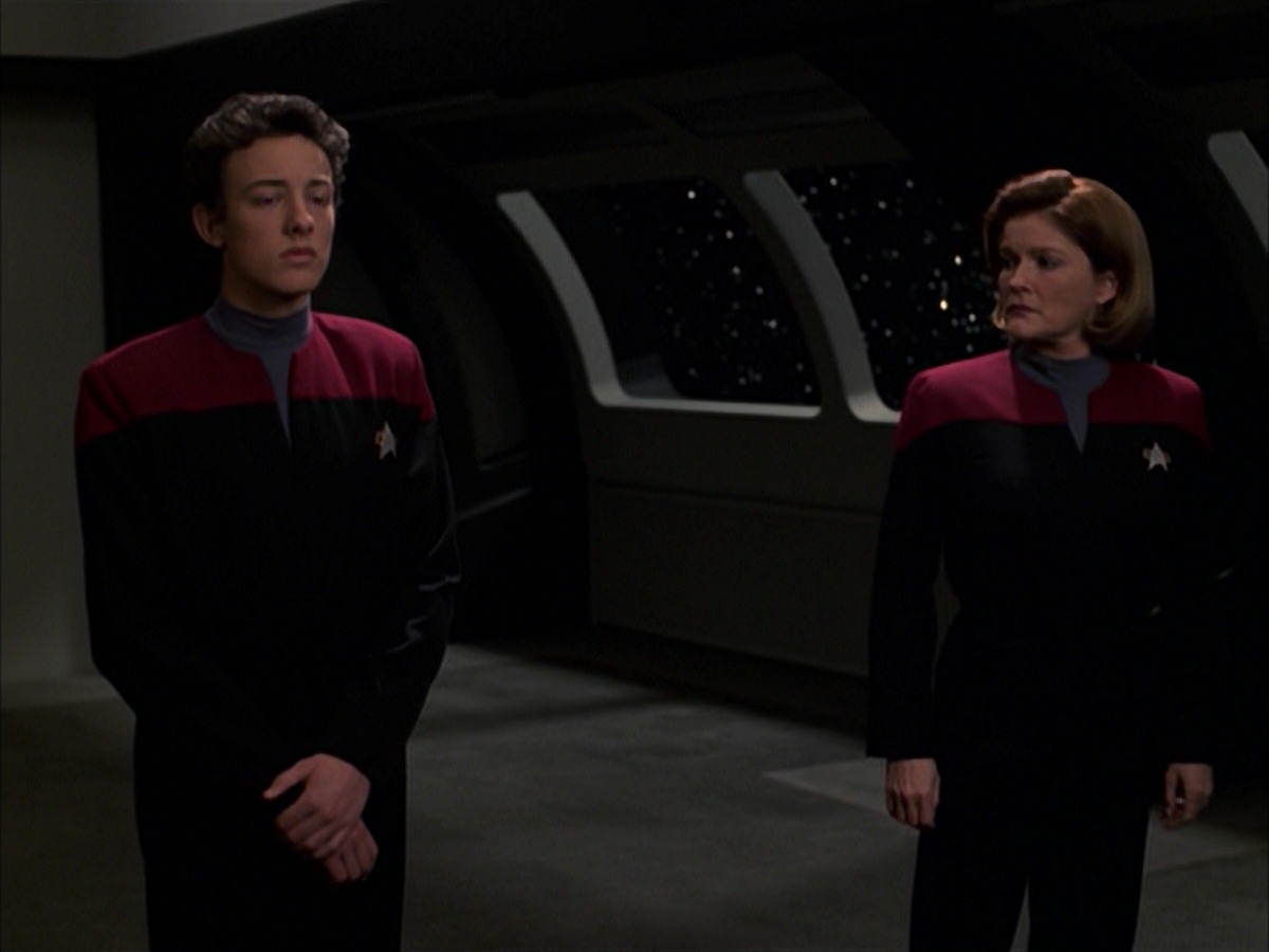 extant_StarTrek_VOY_7x19-Q2_3362.jpg