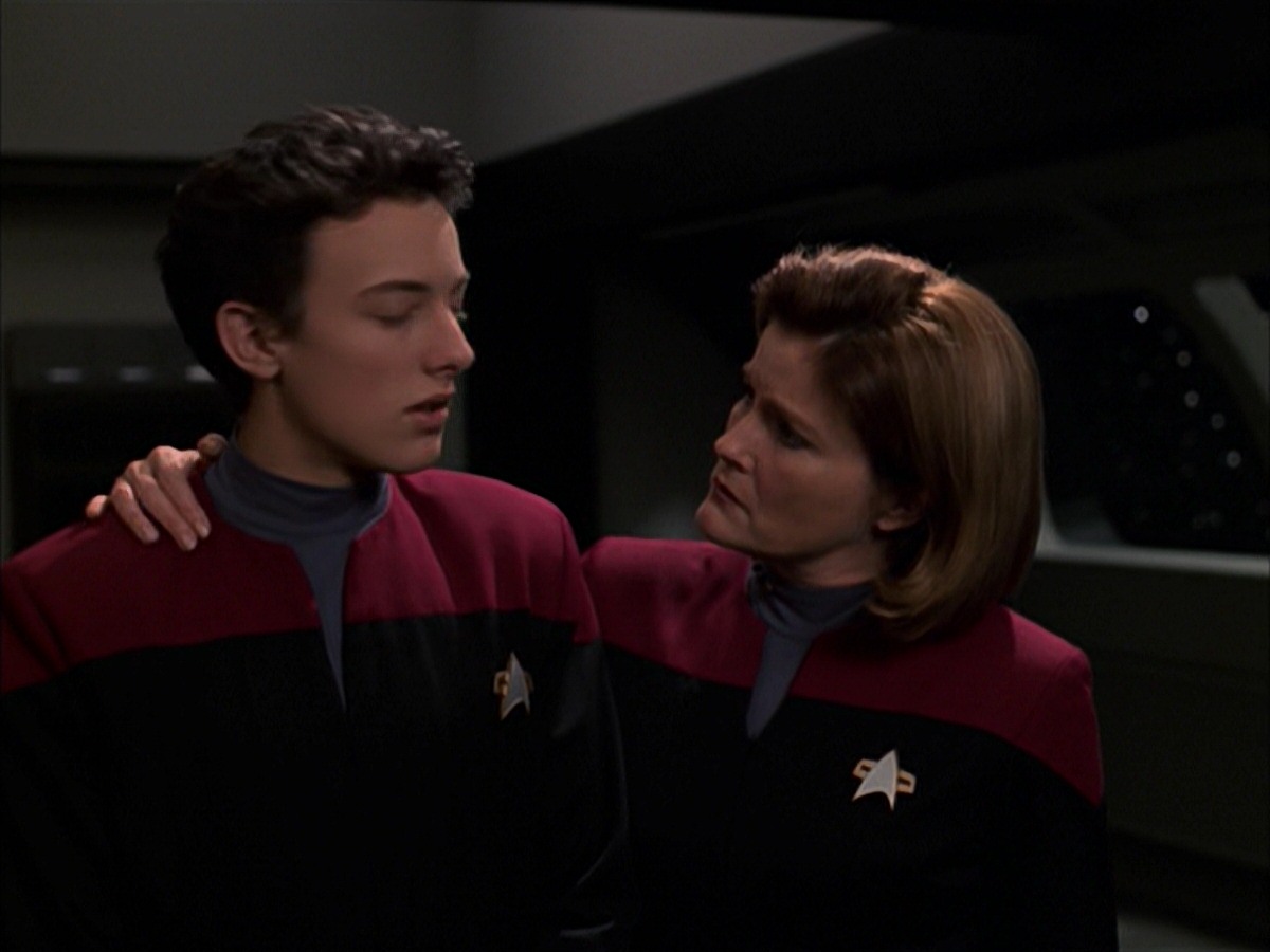 extant_StarTrek_VOY_7x19-Q2_3367.jpg