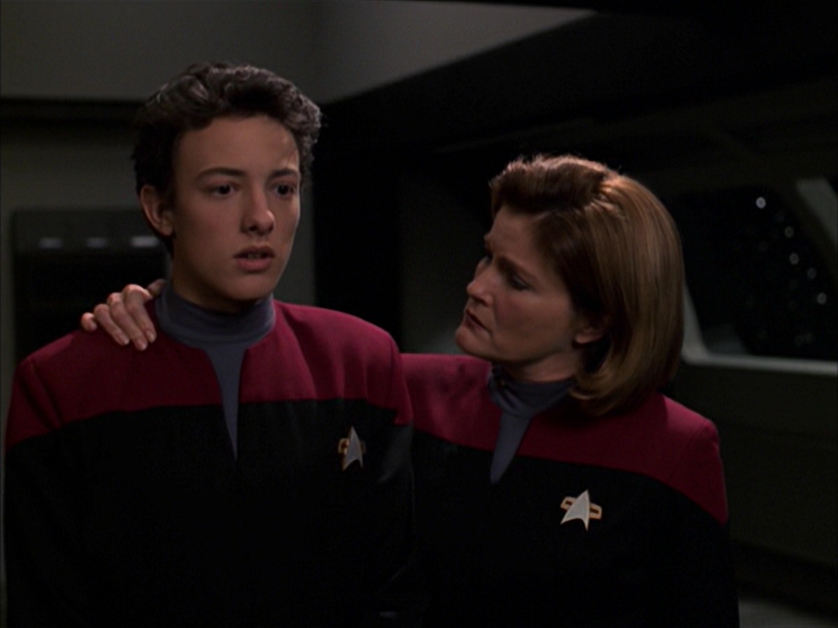 extant_StarTrek_VOY_7x19-Q2_3368.jpg