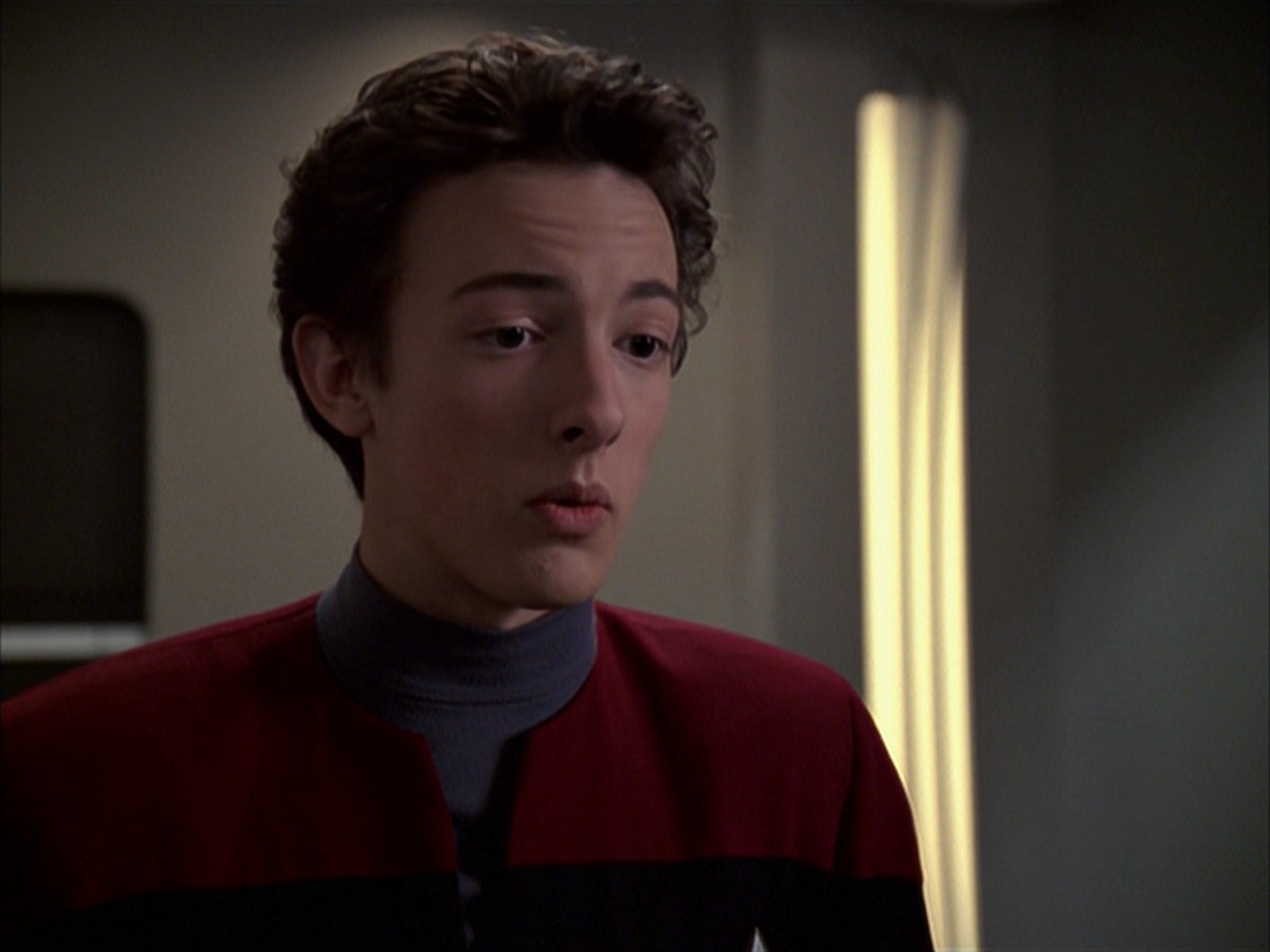extant_StarTrek_VOY_7x19-Q2_3401.jpg