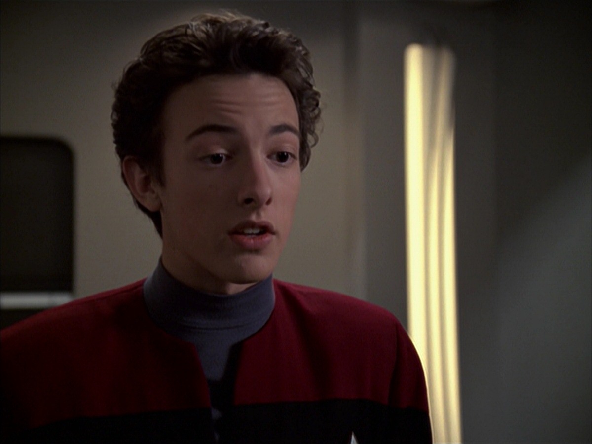 extant_StarTrek_VOY_7x19-Q2_3408.jpg