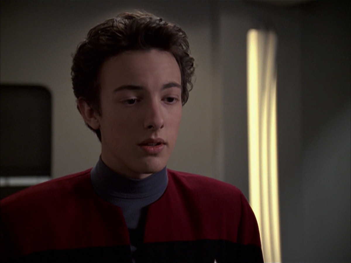 extant_StarTrek_VOY_7x19-Q2_3424.jpg