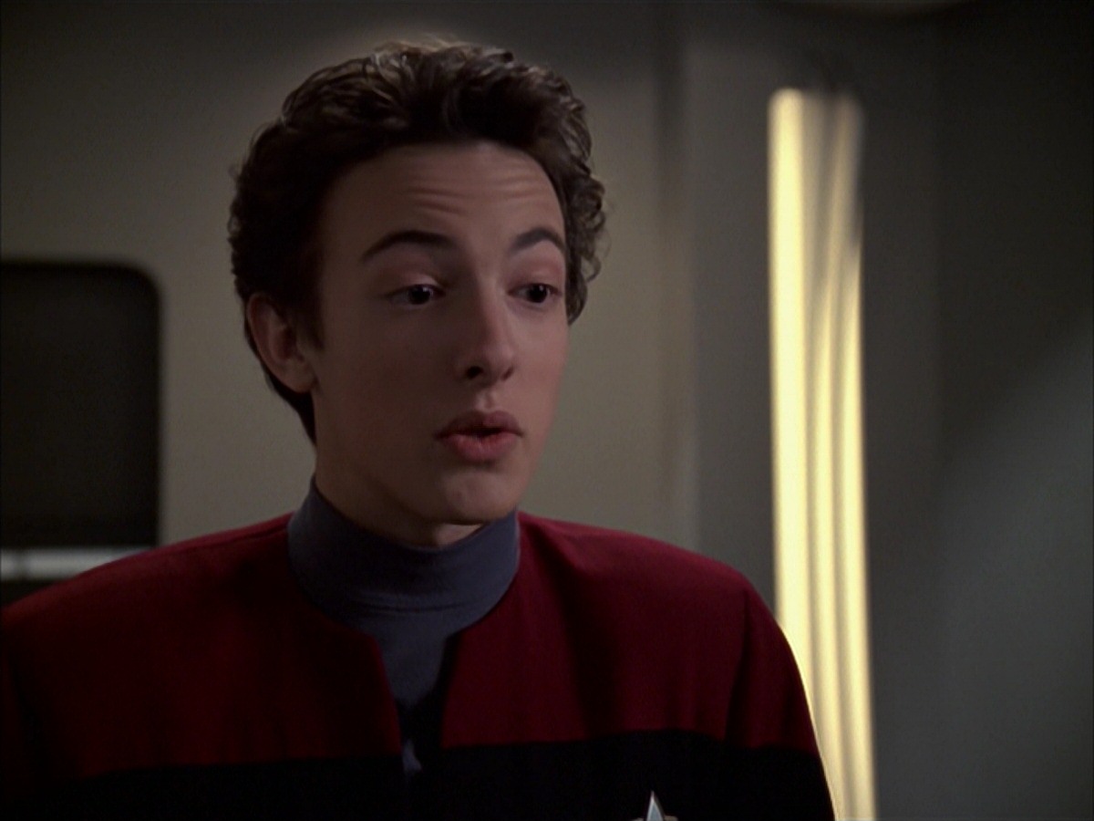 extant_StarTrek_VOY_7x19-Q2_3434.jpg