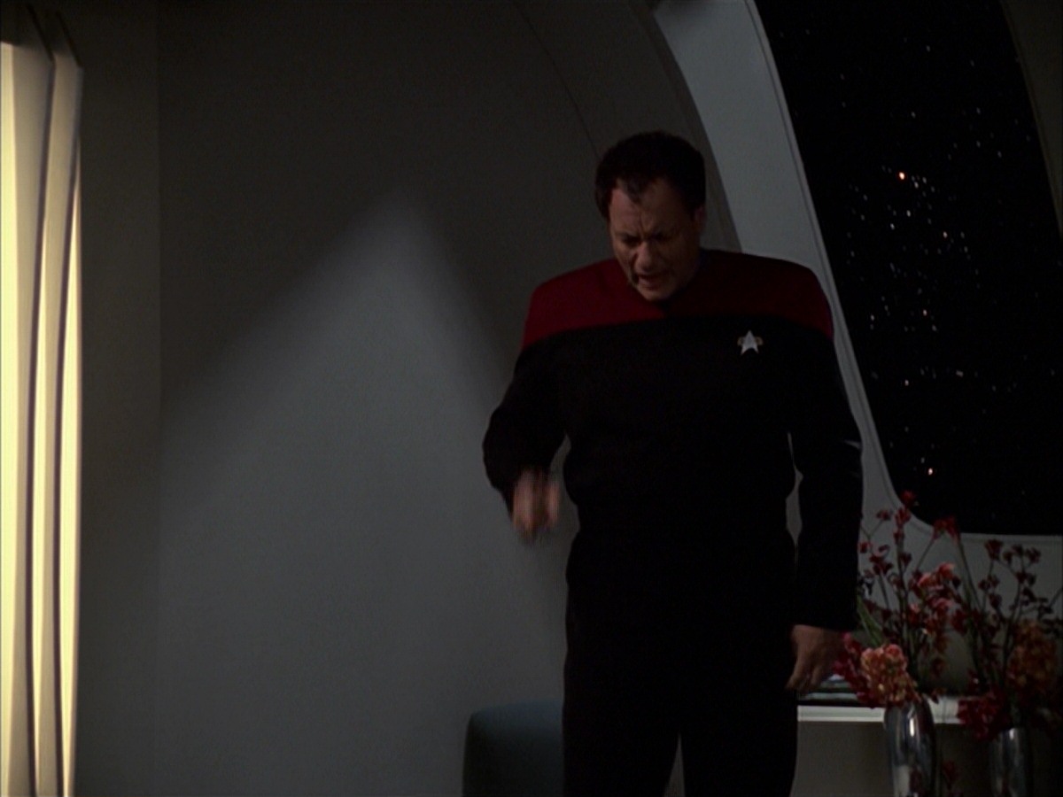 extant_StarTrek_VOY_7x19-Q2_3453.jpg