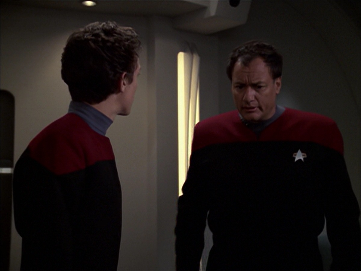 extant_StarTrek_VOY_7x19-Q2_3458.jpg