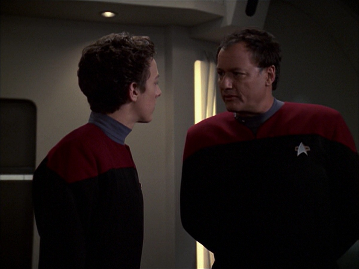 extant_StarTrek_VOY_7x19-Q2_3461.jpg