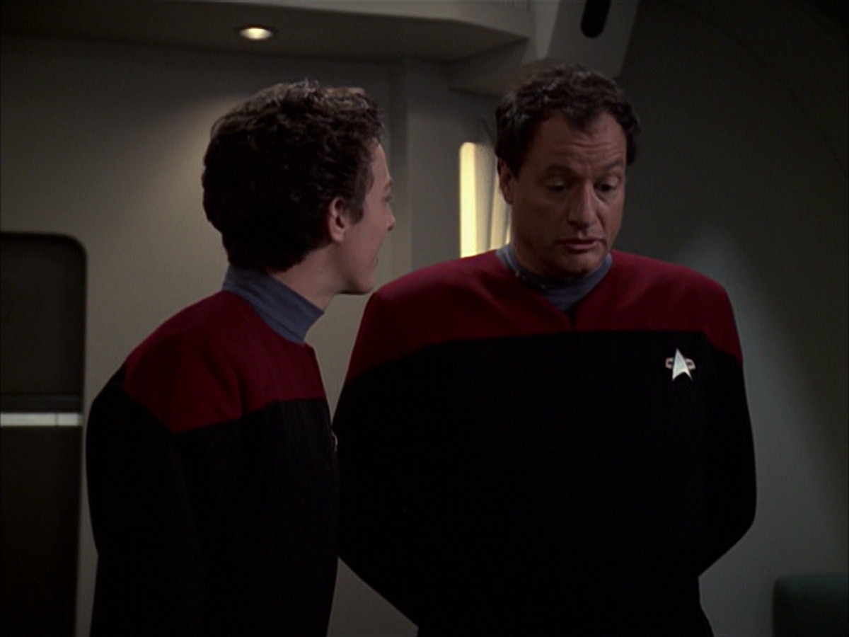 extant_StarTrek_VOY_7x19-Q2_3469.jpg