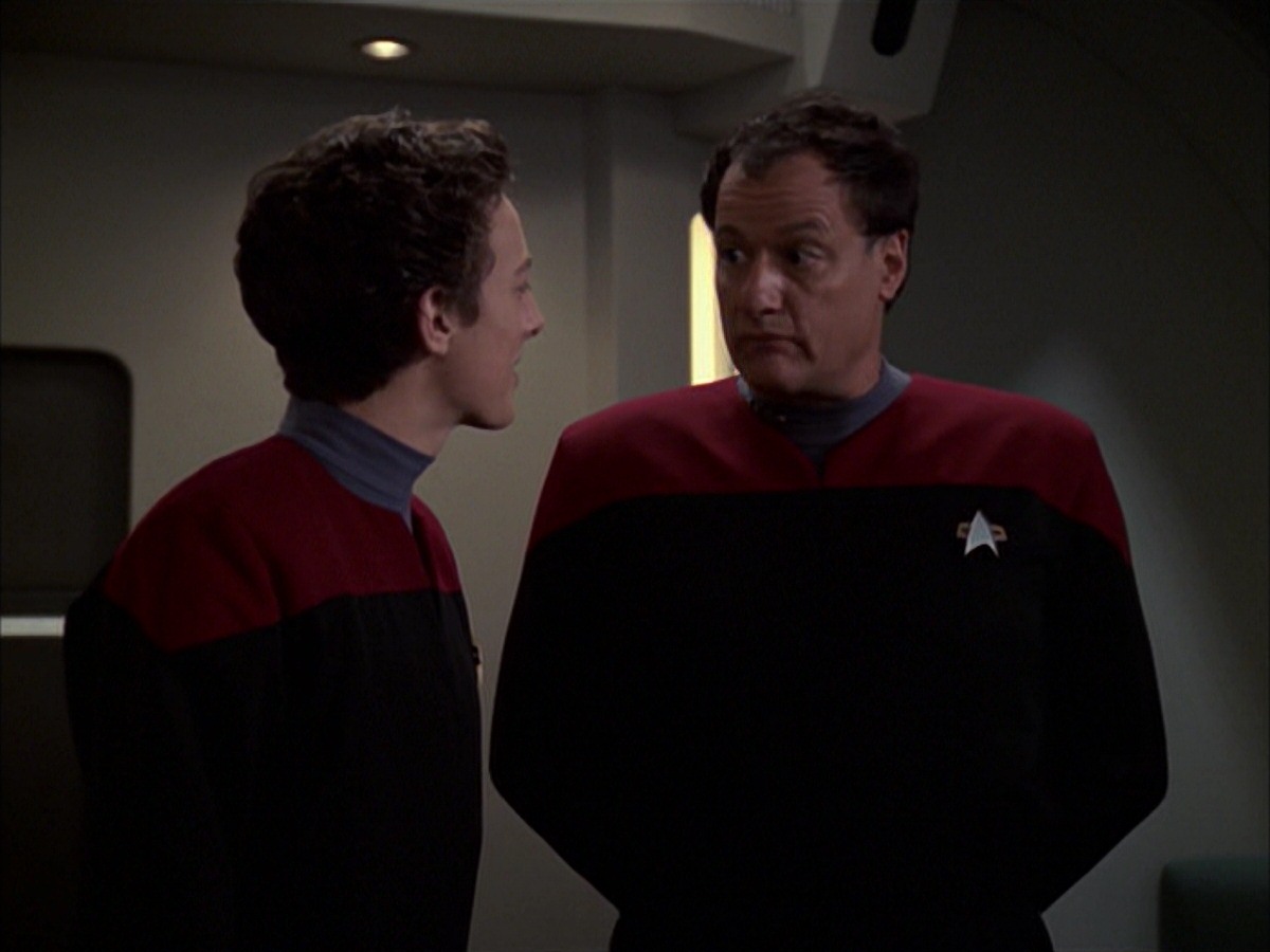 extant_StarTrek_VOY_7x19-Q2_3475.jpg