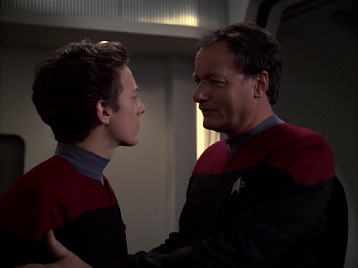 extant_StarTrek_VOY_7x19-Q2_3506.jpg