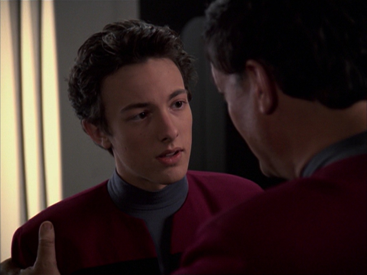 extant_StarTrek_VOY_7x19-Q2_3514.jpg