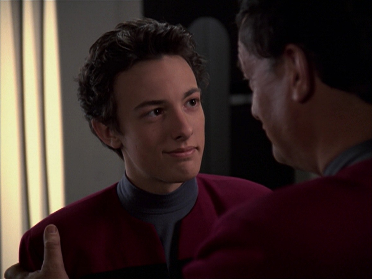 extant_StarTrek_VOY_7x19-Q2_3525.jpg