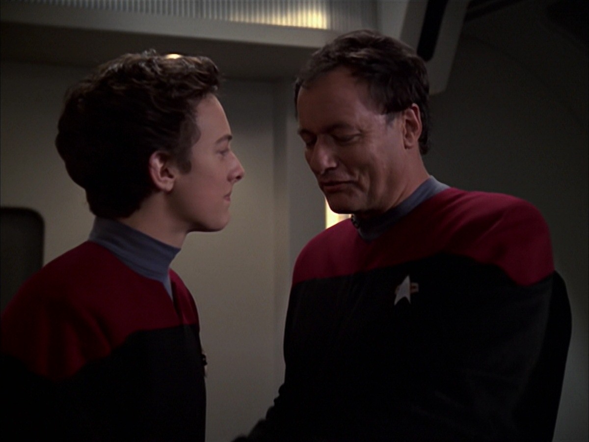 extant_StarTrek_VOY_7x19-Q2_3527.jpg