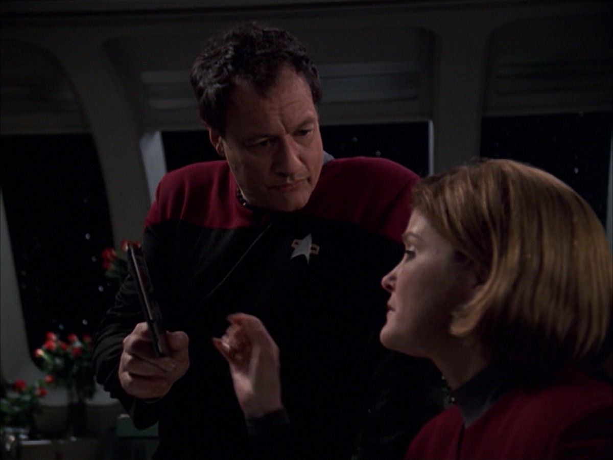extant_StarTrek_VOY_7x19-Q2_3593.jpg