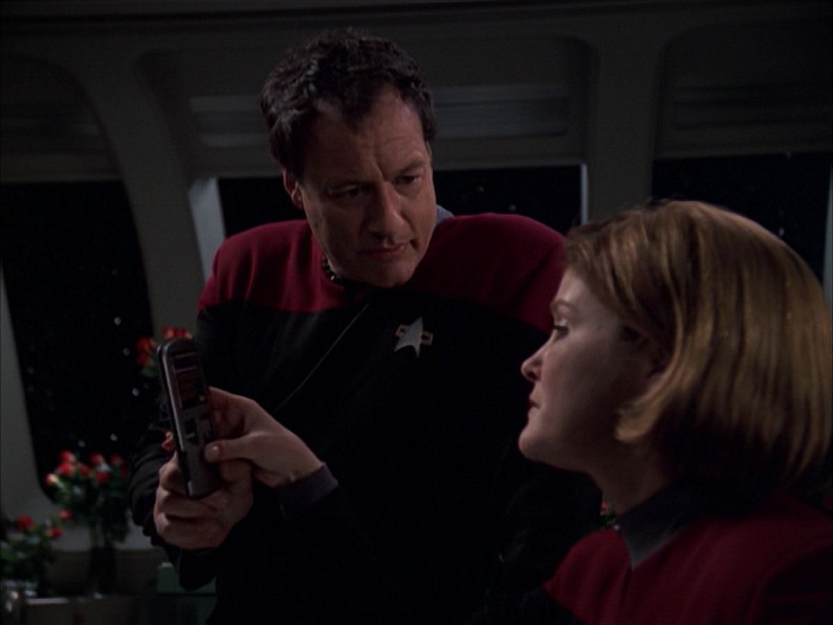 extant_StarTrek_VOY_7x19-Q2_3594.jpg