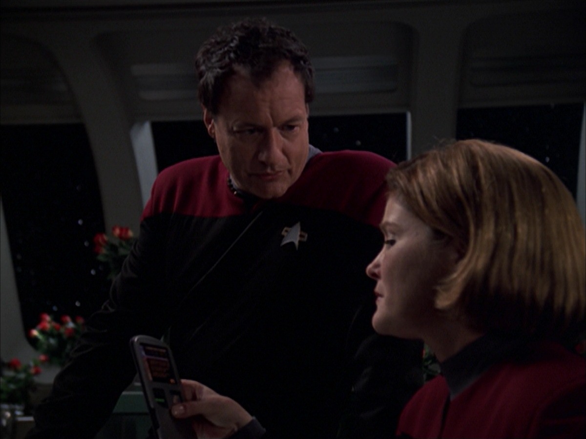 extant_StarTrek_VOY_7x19-Q2_3599.jpg