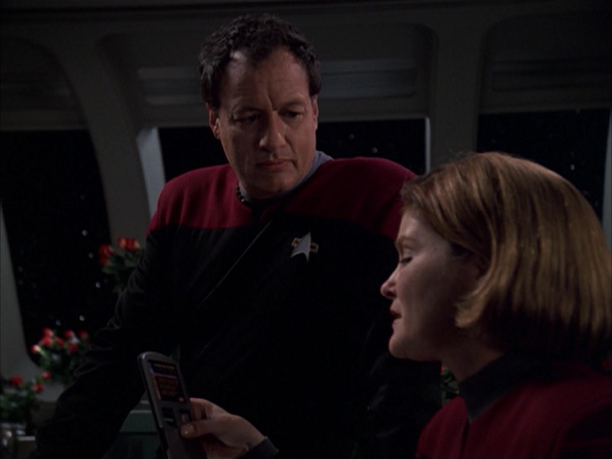 extant_StarTrek_VOY_7x19-Q2_3604.jpg