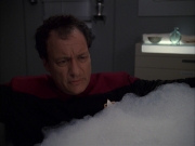 extant_StarTrek_VOY_7x19-Q2_1195.jpg