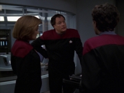 Filename=extant_StarTrek_VOY_7x19-Q2_1230.jpg
Filesize=127KiB
Dimensions=1200x900
Date added=Jan 16, 2020 extant_StarTrek_VOY_7x19-Q2_1230.jpg