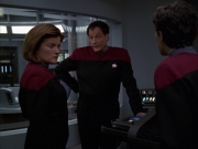 Filename=extant_StarTrek_VOY_7x19-Q2_1245.jpg
Filesize=138KiB
Dimensions=1200x900
Date added=Jan 16, 2020 extant_StarTrek_VOY_7x19-Q2_1245.jpg