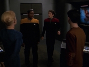 extant_StarTrek_VOY_7x19-Q2_1475.jpg
