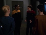 extant_StarTrek_VOY_7x19-Q2_1488.jpg