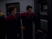 Filename=extant_StarTrek_VOY_7x19-Q2_1534.jpg
Filesize=109KiB
Dimensions=1200x900
Date added=Jan 16, 2020 extant_StarTrek_VOY_7x19-Q2_1534.jpg