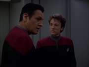 Filename=extant_StarTrek_VOY_7x19-Q2_1599.jpg
Filesize=113KiB
Dimensions=1200x900
Date added=Jan 16, 2020 extant_StarTrek_VOY_7x19-Q2_1599.jpg