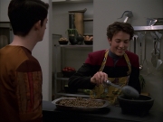 Filename=extant_StarTrek_VOY_7x19-Q2_1757.jpg
Filesize=143KiB
Dimensions=1200x900
Date added=Jan 16, 2020 extant_StarTrek_VOY_7x19-Q2_1757.jpg