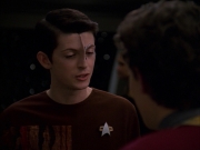 Filename=extant_StarTrek_VOY_7x19-Q2_1762.jpg
Filesize=113KiB
Dimensions=1200x900
Date added=Jan 16, 2020 extant_StarTrek_VOY_7x19-Q2_1762.jpg